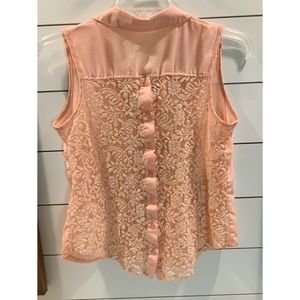 Sleeveless button-up top with LACE backing, M
